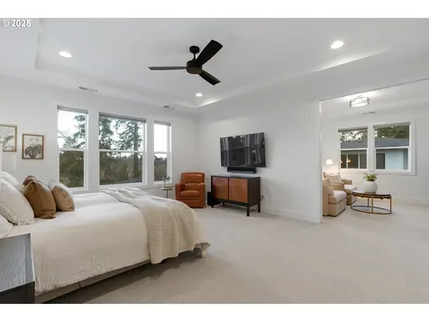 4440 Upper Drive Lake Oswego OR 97035
