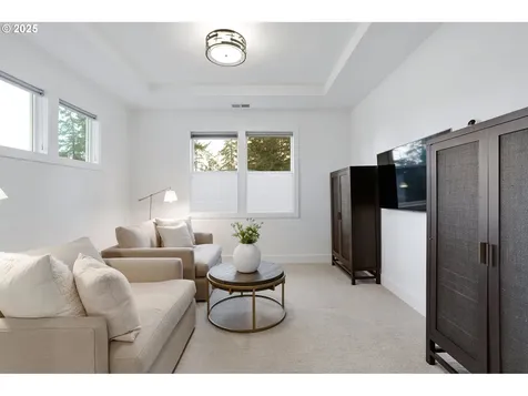 4440 Upper Drive Lake Oswego OR 97035