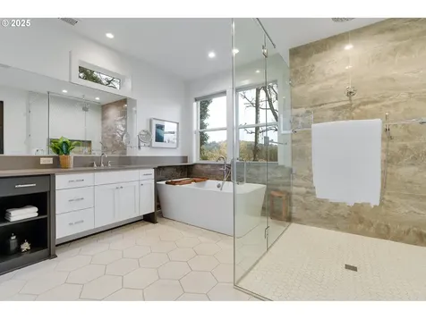 4440 Upper Drive Lake Oswego OR 97035