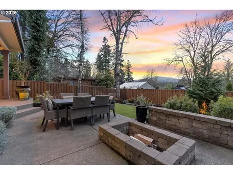 4440 Upper Drive Lake Oswego OR 97035