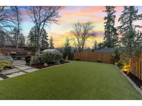 4440 Upper Drive Lake Oswego OR 97035
