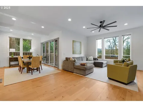 4440 Upper Drive Lake Oswego OR 97035