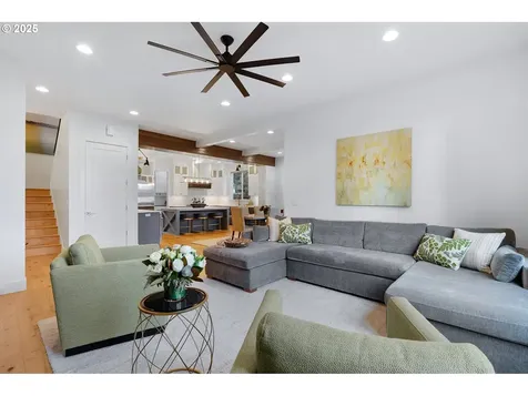 4440 Upper Drive Lake Oswego OR 97035