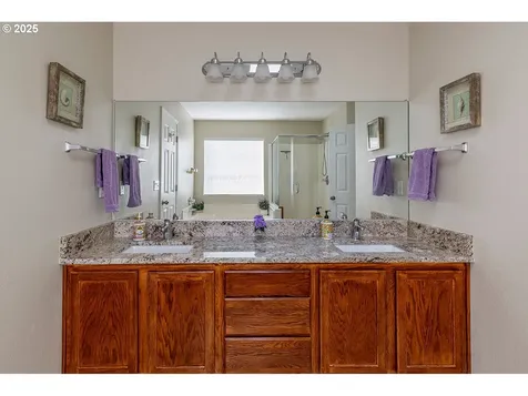 152 NE Autumnwood Terrace Hillsboro OR 97124