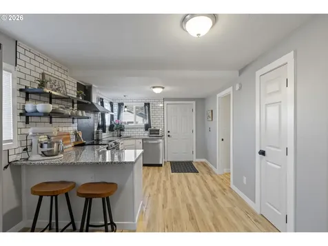 925 NE Cedar Street Roseburg OR 97470