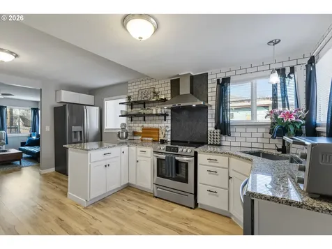 925 NE Cedar Street Roseburg OR 97470