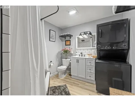 925 NE Cedar Street Roseburg OR 97470