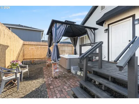 925 NE Cedar Street Roseburg OR 97470