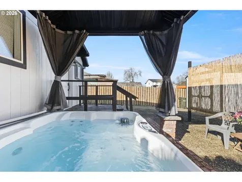 925 NE Cedar Street Roseburg OR 97470