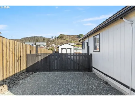 925 NE Cedar Street Roseburg OR 97470