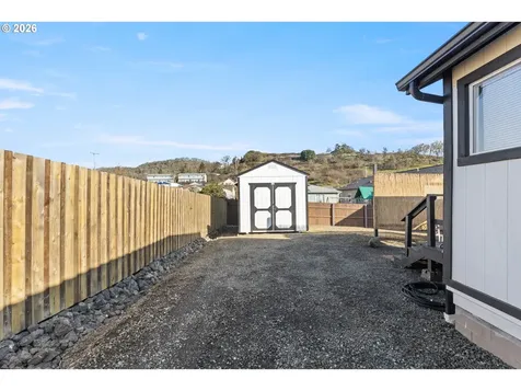 925 NE Cedar Street Roseburg OR 97470