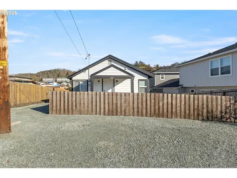 925 NE Cedar Street Roseburg OR 97470