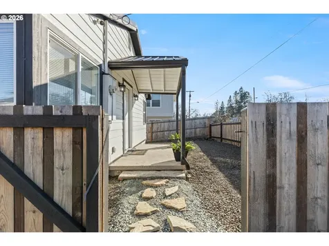925 NE Cedar Street Roseburg OR 97470