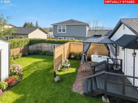 925 NE Cedar Street Roseburg OR 97470