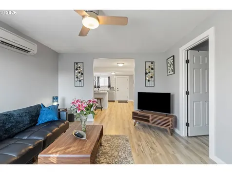 925 NE Cedar Street Roseburg OR 97470