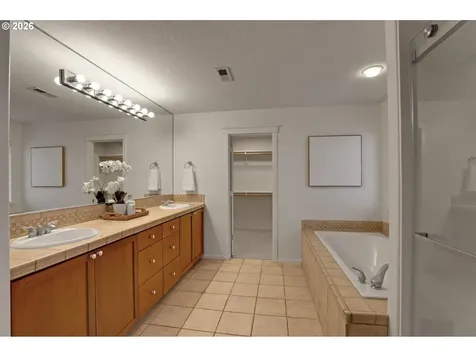 3527 NW Lansbrook Terrace Portland OR 97229