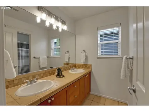 3527 NW Lansbrook Terrace Portland OR 97229