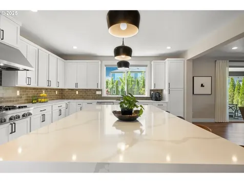 12114 NW Hiller Lane Portland OR 97229