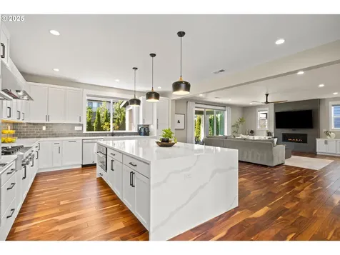 12114 NW Hiller Lane Portland OR 97229