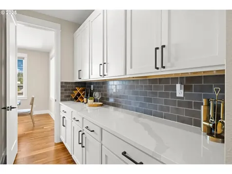 12114 NW Hiller Lane Portland OR 97229