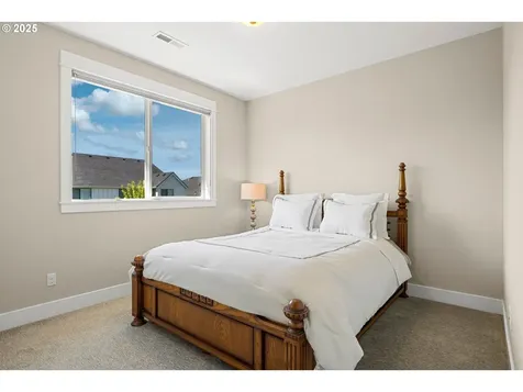 12114 NW Hiller Lane Portland OR 97229