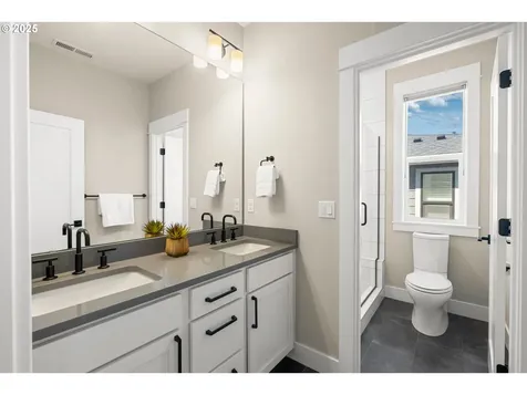 12114 NW Hiller Lane Portland OR 97229