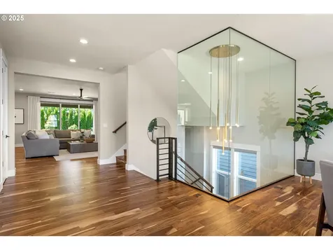 12114 NW Hiller Lane Portland OR 97229