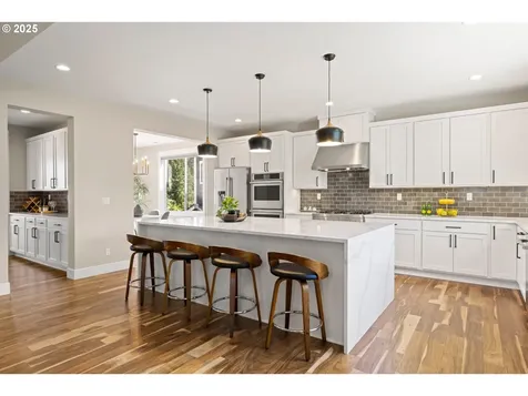12114 NW Hiller Lane Portland OR 97229