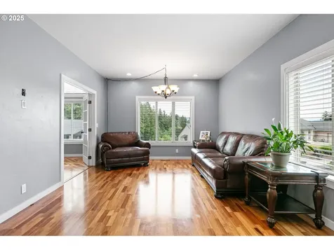 1155 Holly Avenue Cottage Grove OR 97424