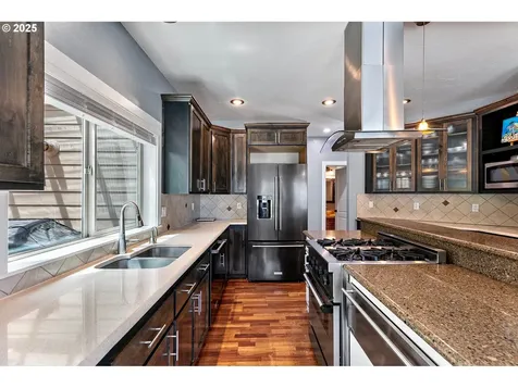 1155 Holly Avenue Cottage Grove OR 97424
