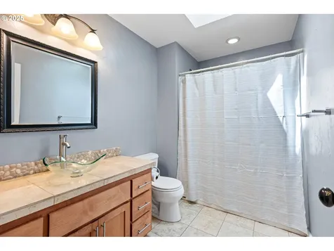 1155 Holly Avenue Cottage Grove OR 97424