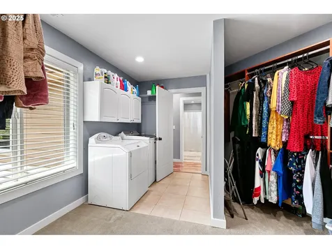 1155 Holly Avenue Cottage Grove OR 97424