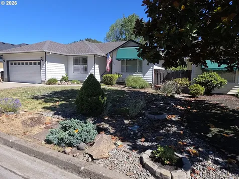 260 Village Drive Winchester OR 97495