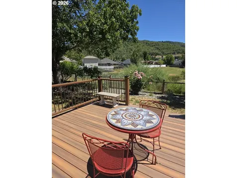 260 Village Drive Winchester OR 97495