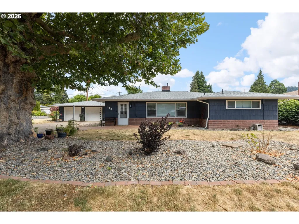 223 W Hazel Street Roseburg OR 97471