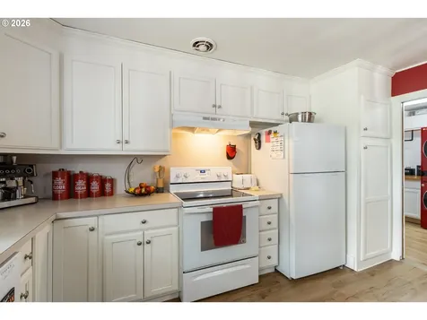 223 W Hazel Street Roseburg OR 97471