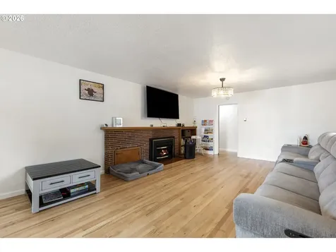 223 W Hazel Street Roseburg OR 97471