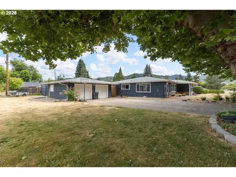 223 W Hazel Street Roseburg OR 97471