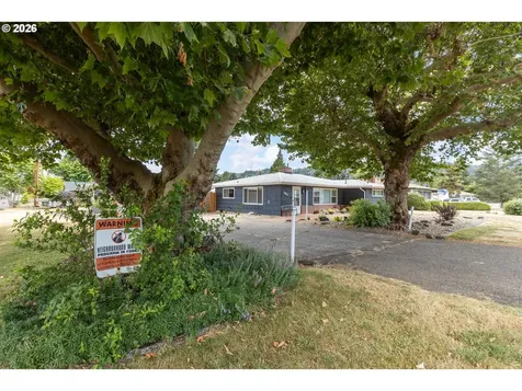 223 W Hazel Street Roseburg OR 97471