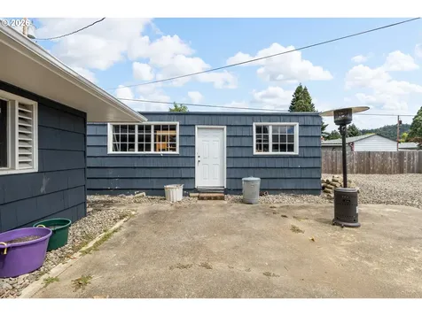 223 W Hazel Street Roseburg OR 97471