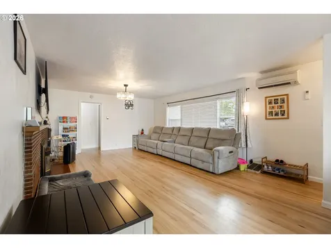 223 W Hazel Street Roseburg OR 97471