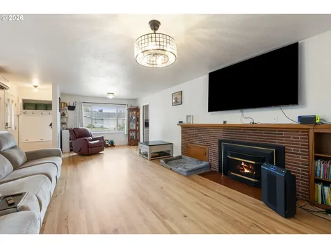 223 W Hazel Street Roseburg OR 97471