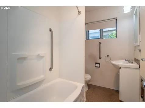 3064 NE Porter Street Roseburg OR 97470