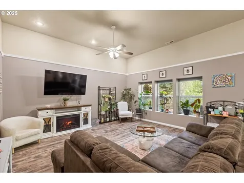 1604 Tara Court Kelso WA 98626