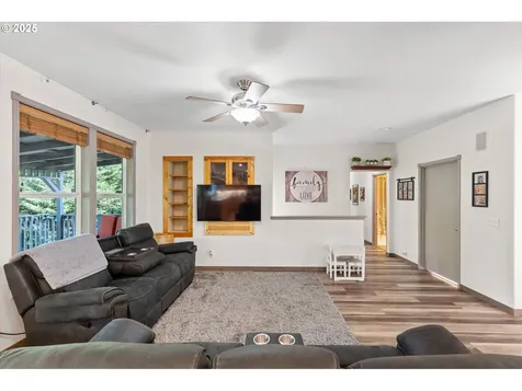 1604 Tara Court Kelso WA 98626