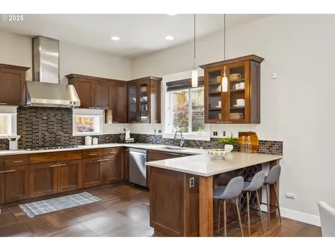 6706 SW 36th Avenue Portland OR 97219