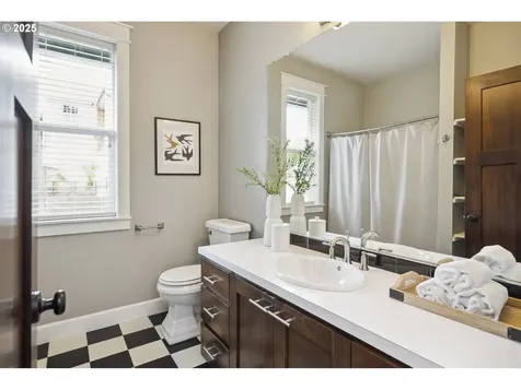 6706 SW 36th Avenue Portland OR 97219