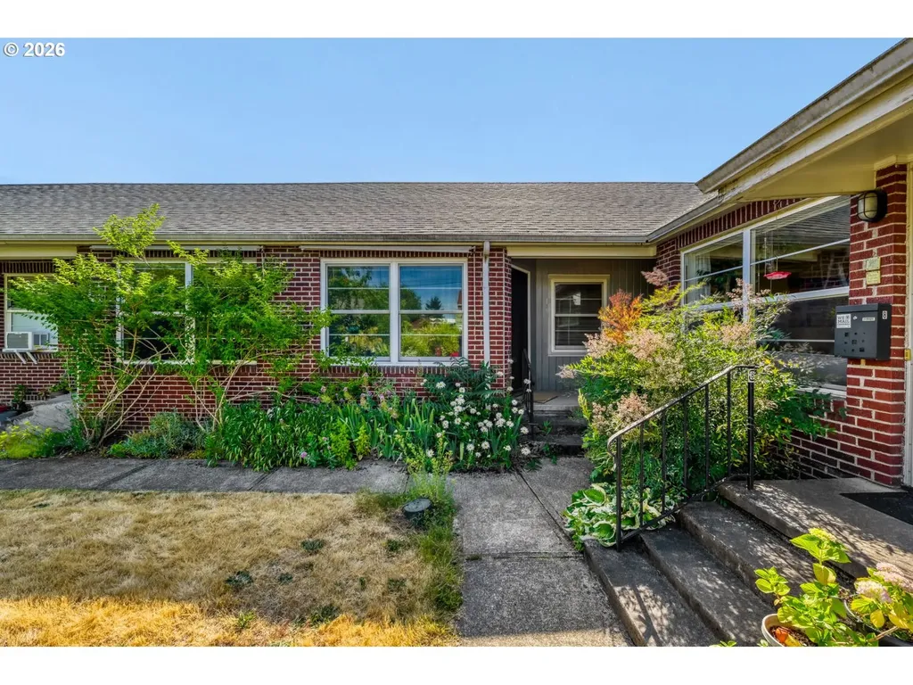 6504 N Commercial Avenue Portland OR 97217