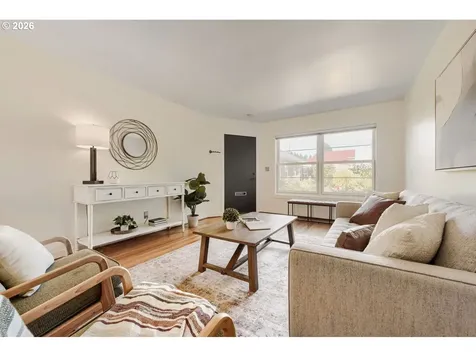 6504 N Commercial Avenue Portland OR 97217
