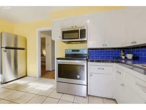 6504 N Commercial Avenue Portland OR 97217